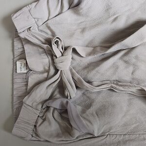 Wilfred Aritzia Grey Pants